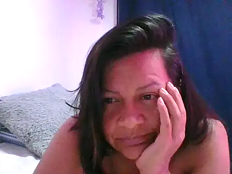 adri89-g online show from October 2025 04:01:01 AM