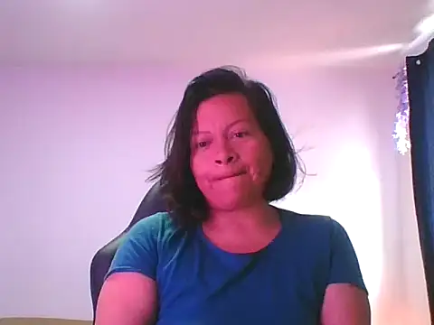 adri89-g online show from September 2025 04:57:01 PM