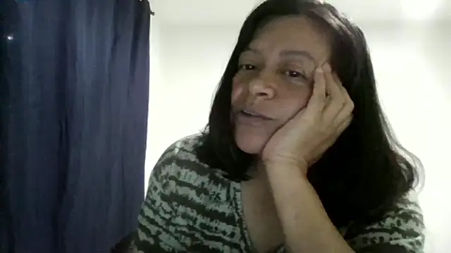 Snapshot of adri89-g chatting on June 2026 12:55:01 AM adri89-g online show from June 2026 12:55:01 AM