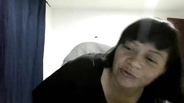 Snapshot of adri89-g chatting on June 2026 05:45:01 AM adri89-g online show from June 2026 05:45:01 AM