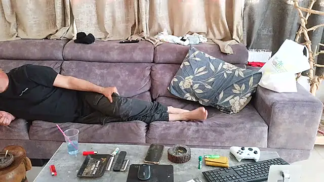 Alexis21821 online show from April 2026 01:51:01 PM