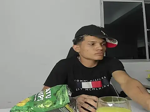 EL VENEZOLANO 22CM online show from February 2026 05:03:02 AM