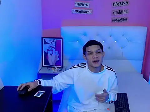 EL VENEZOLANO 22CM online show from September 2025 06:49:01 AM