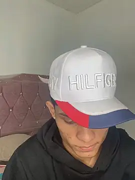 EL VENEZOLANO 22CM online show from May 2026 04:43:02 AM