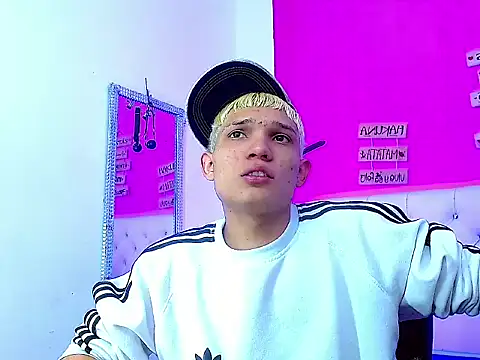 EL VENEZOLANO 22CM online show from October 2025 04:36:01 AM