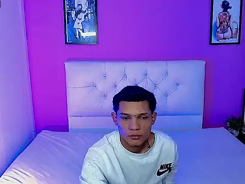 EL VENEZOLANO 22CM online show from September 2025 05:46:01 AM