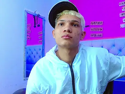 EL VENEZOLANO 22CM online show from October 2025 04:12:01 AM