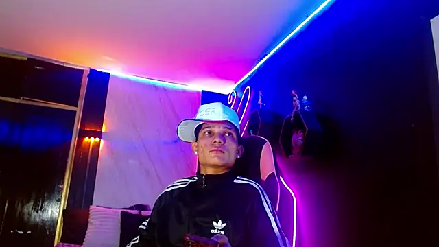 EL VENEZOLANO 22CM online show from May 2026 04:53:02 AM