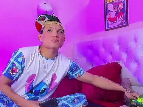 EL VENEZOLANO 22CM online show from December 2025 03:31:02 AM