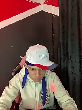 EL VENEZOLANO 22CM online show from May 2026 10:35:02 AM