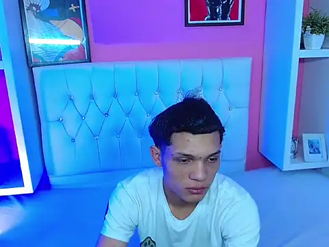 EL VENEZOLANO 22CM online show from September 2025 05:23:01 AM