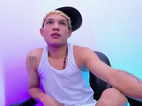 EL VENEZOLANO 22CM online show from November 2025 04:34:02 AM