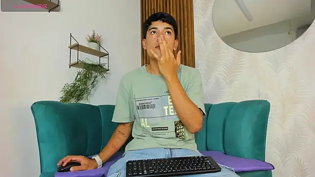 SandroVeyra online show from September 2025 08:16:01 PM