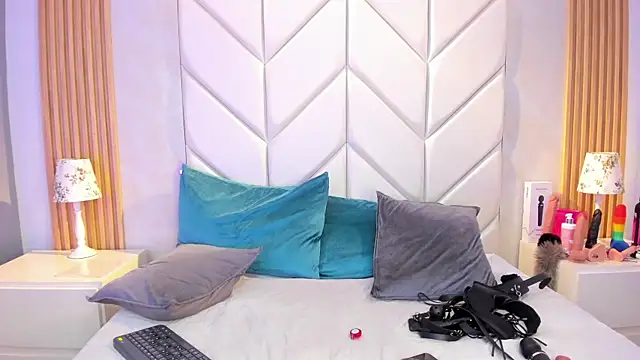 AishaValcazar online show from April 2026 04:03:01 AM