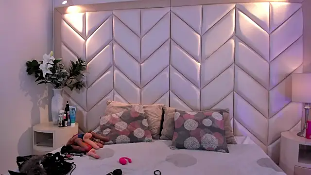 AishaValcazar online show from March 2026 03:48:01 AM