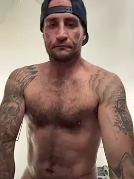 Snapshot of skip69xxx chatting on May 2026 10:51:02 PM skip69xxx online show from May 2026 10:51:02 PM