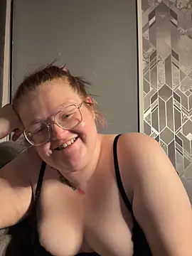 Snapshot of AmberBliss-X chatting on October 2025 10:09:02 PM AmberBliss-X online show from October 2025 10:09:02 PM
