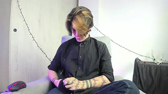 Jerry Cole online show from December 2025 03:28:04 PM