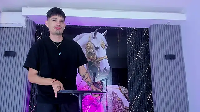 Iam Steven online show from November 2025 11:32:01 AM