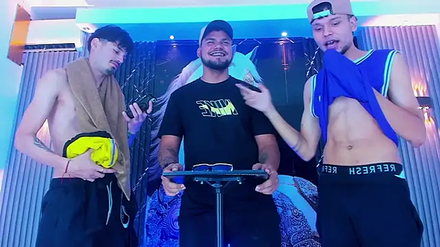 Iam Steven online show from September 2025 02:01:01 PM