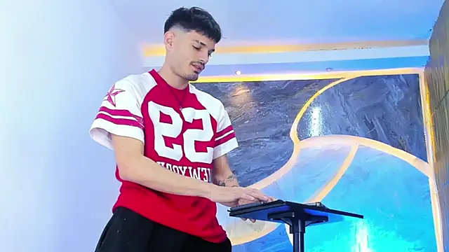 Iam Steven online show from February 2026 12:35:01 PM