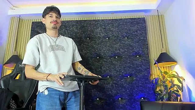 Iam Steven online show from September 2025 04:40:01 AM