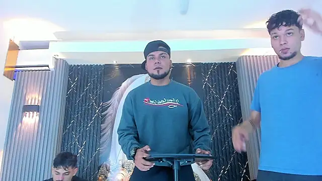 Iam Steven online show from October 2025 01:23:01 PM