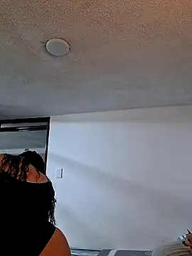 Aliciabloom online show from October 2025 08:43:02 PM