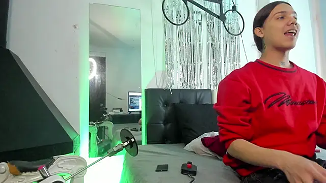 Almaazz online show from November 2025 07:29:02 PM