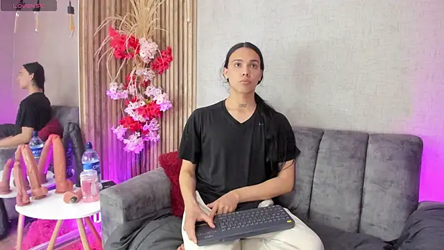 Almaazz online show from April 2026 04:26:02 AM
