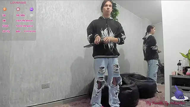 Almaazz online show from November 2025 07:18:01 PM