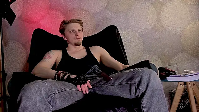 Snapshot of Vincent_Hardman chatting on February 2026 08:28:01 PM Vincent Hardman online show from February 2026 08:28:01 PM