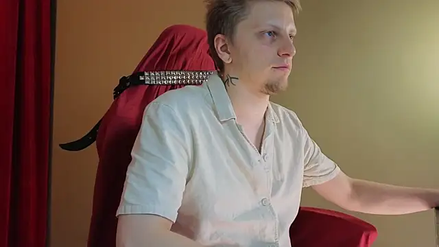 Snapshot of Vincent_Hardman chatting on November 2025 08:24:02 PM Vincent Hardman online show from November 2025 08:24:02 PM