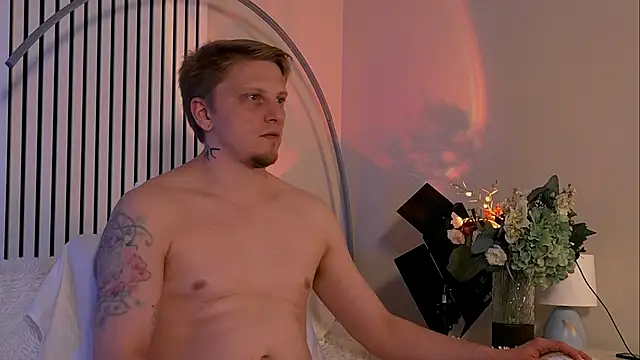 Snapshot of Vincent_Hardman chatting on November 2025 11:19:01 PM Vincent Hardman online show from November 2025 11:19:01 PM