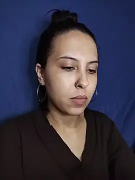melzinhah03 online show from May 2026 07:56:02 PM