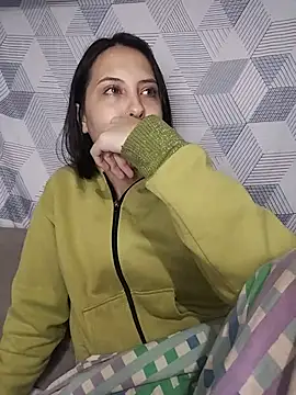 melzinhah03 online show from June 2026 01:33:02 AM