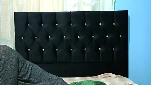 Sullyoonn online show from October 2025 02:24:02 AM