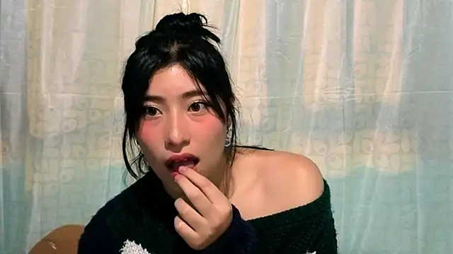 Sullyoonn online show from November 2025 11:41:02 PM