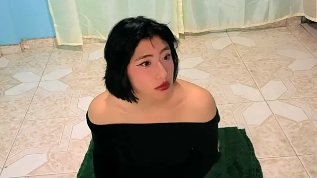 Sullyoonn online show from November 2025 12:00:01 AM