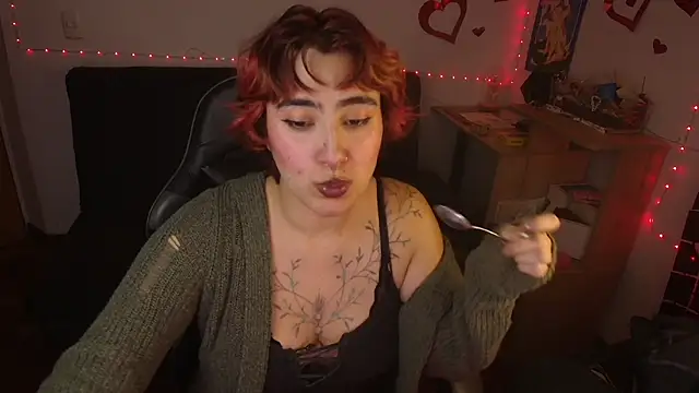 Miacatsito3 online show from May 2026 11:41:01 PM