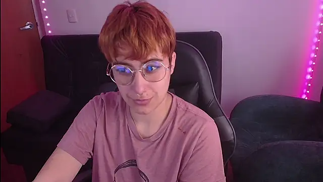Miacatsito3 online show from October 2025 05:27:02 PM