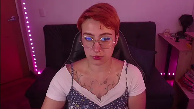 Miacatsito3 online show from October 2025 09:58:01 PM