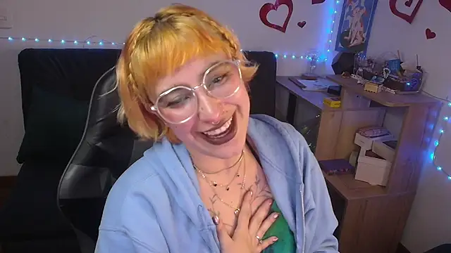 Miacatsito3 online show from June 2026 01:44:02 AM
