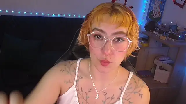 Miacatsito3 online show from June 2026 04:21:02 AM