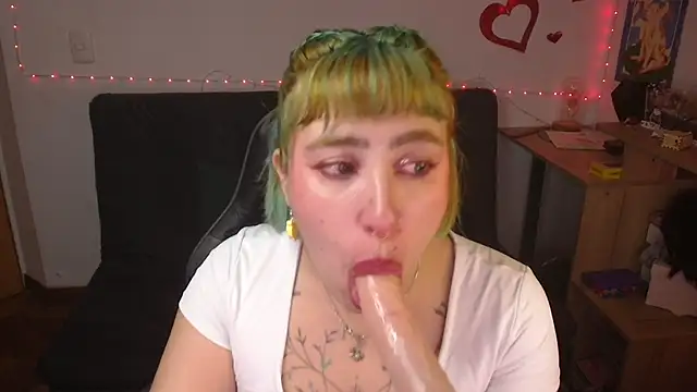 Miacatsito3 online show from July 2026 02:05:17 AM