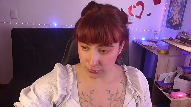 Miacatsito3 online show from May 2026 05:27:02 PM