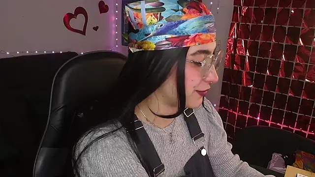 Miacatsito3 online show from May 2026 02:33:02 AM