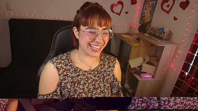 Miacatsito3 online show from May 2026 10:27:01 PM