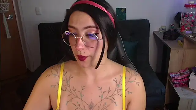 Miacatsito3 online show from October 2025 09:33:02 PM