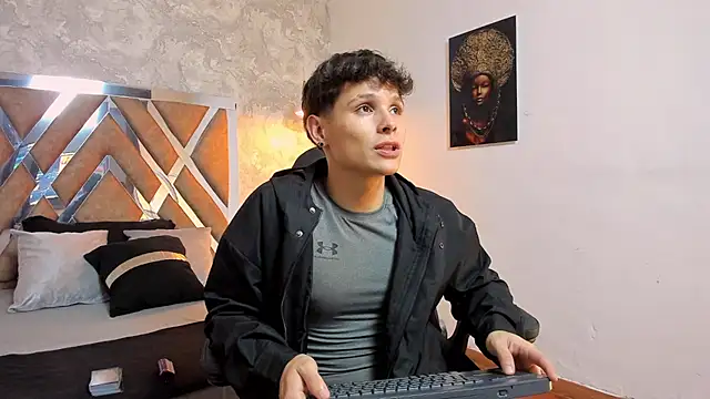 Snapshot of kraven_lust chatting on February 2026 03:07:01 AM kraven lust online show from February 2026 03:07:01 AM